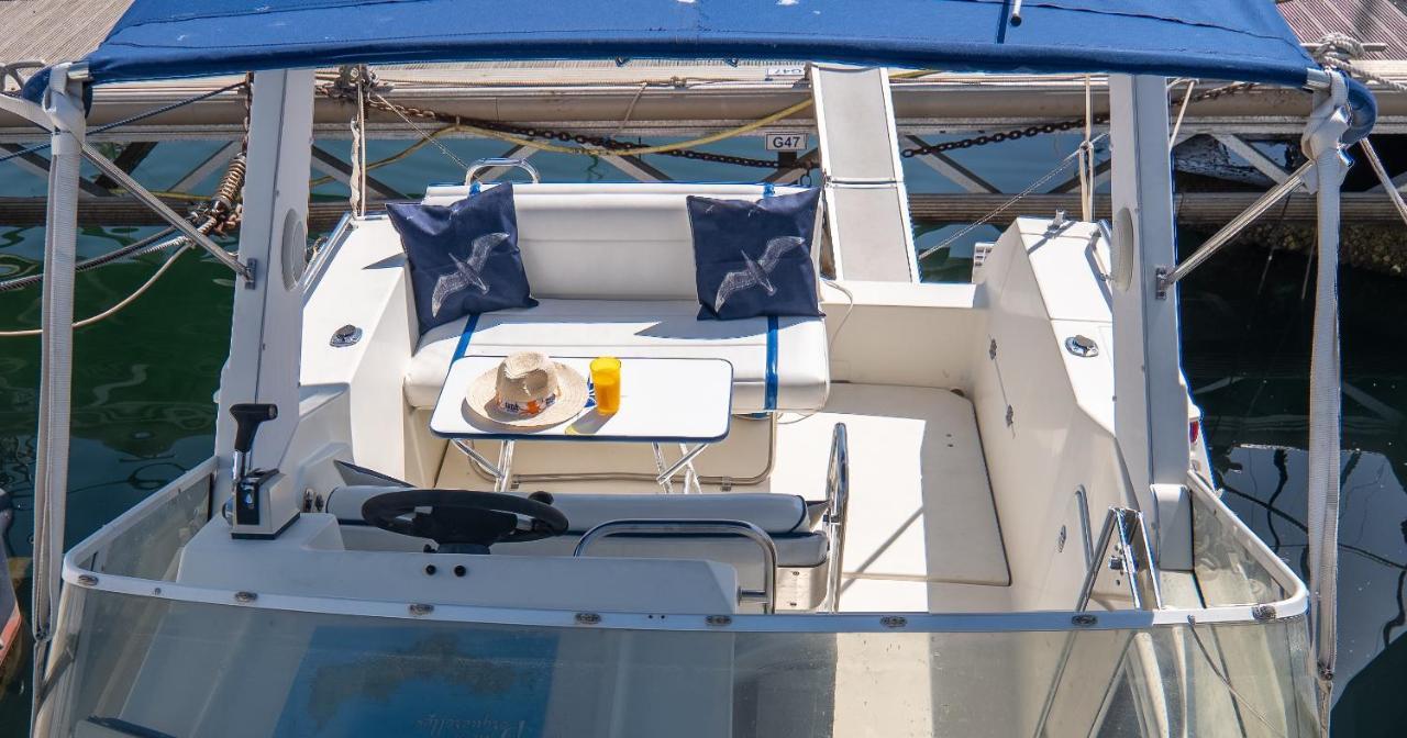 Hebergements Bateaux A Quai Porquerolles Bagian luar foto