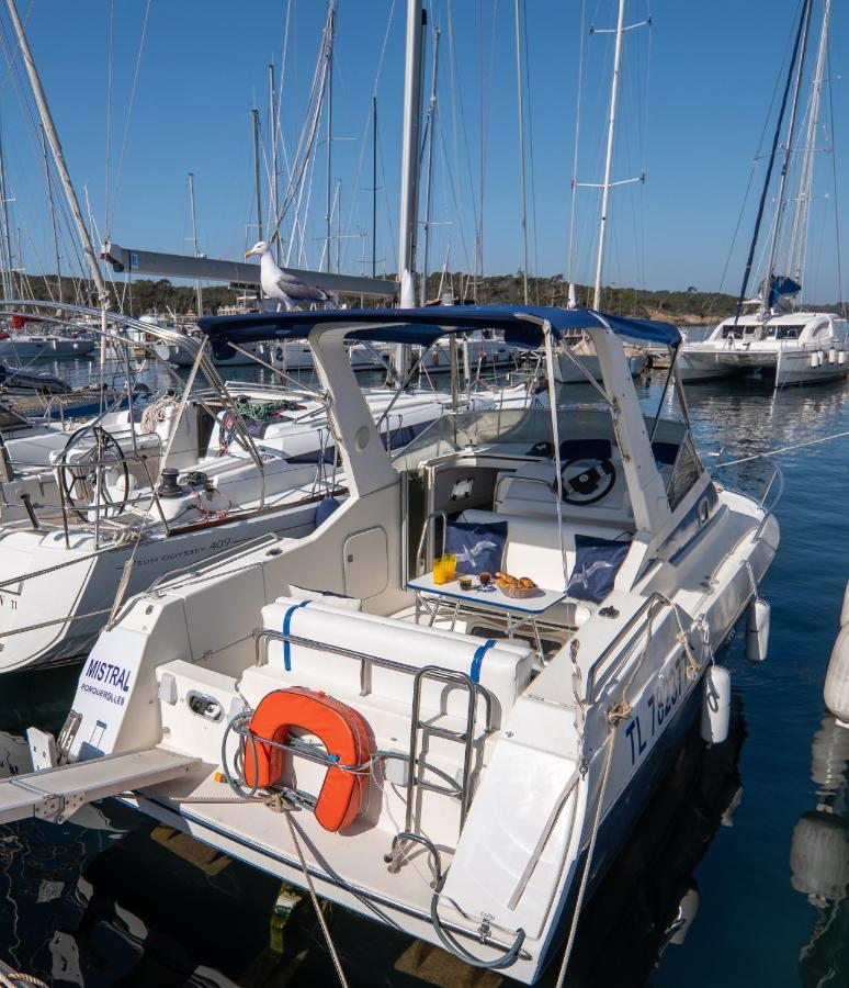 Hebergements Bateaux A Quai Porquerolles Bagian luar foto