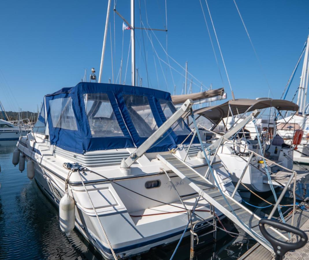 Hebergements Bateaux A Quai Porquerolles Bagian luar foto