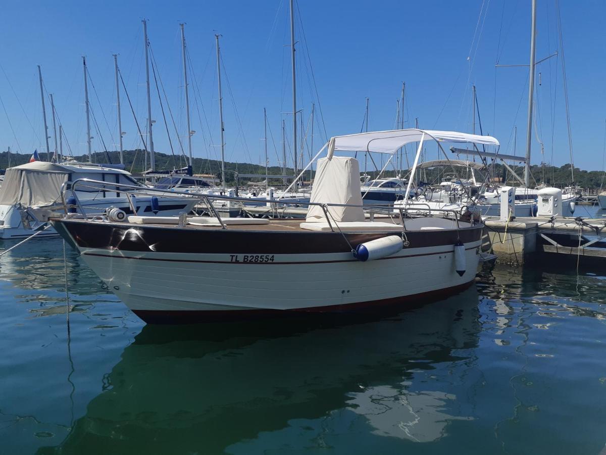 Hebergements Bateaux A Quai Porquerolles Bagian luar foto
