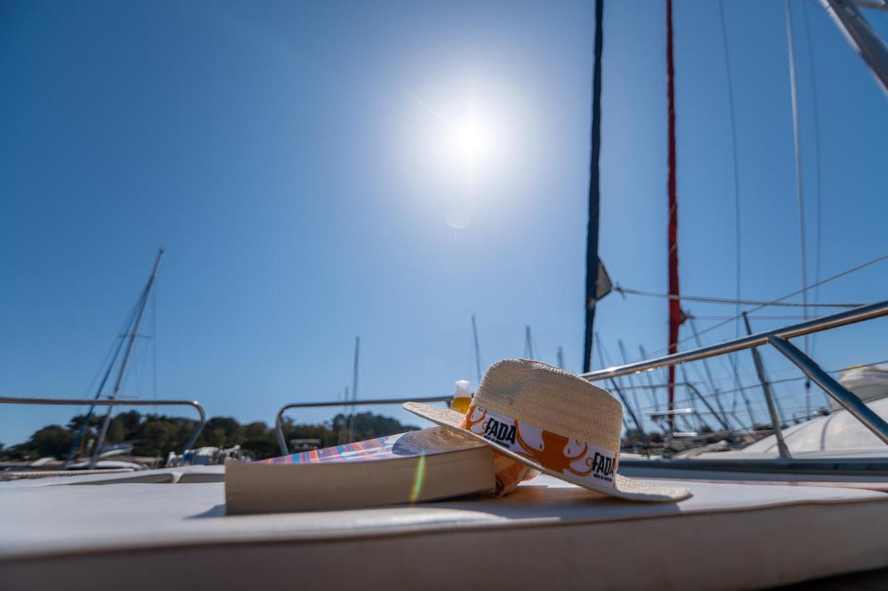 Hebergements Bateaux A Quai Porquerolles Bagian luar foto