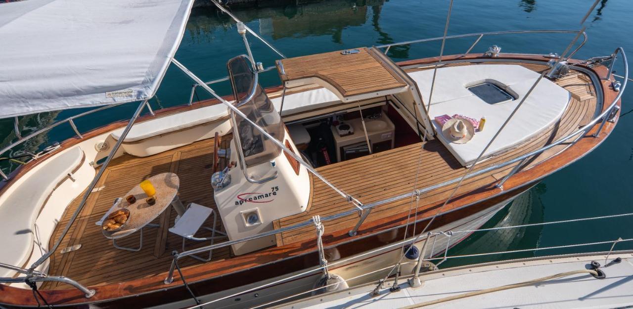 Hebergements Bateaux A Quai Porquerolles Bagian luar foto